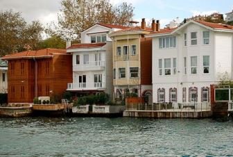 yal? residences along the Bosphorus