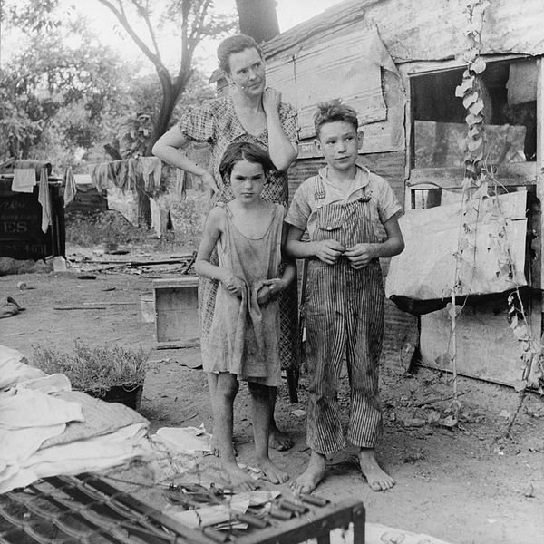 Poor mother and children during the Great Depression