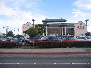 Asian Garden Mall- image credit: http://en.wikipedia.org/wiki/File:Phuoc_Loc_Tho.jpg southern california attractions - Little Saigon, Asian Garden Mall