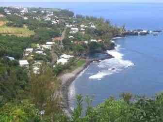 The village of Manapany.   Image by JoKerozen, License: CC-SA-2.5