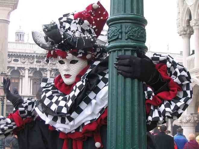 Venezia carnevale lady in costume